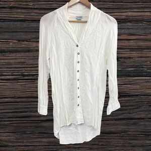 Nostalgia White Asymmetrical Button Down Shirt with Mandarin Collar